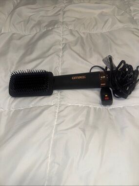 amika Black Hot Brush with Rose Gold Accent